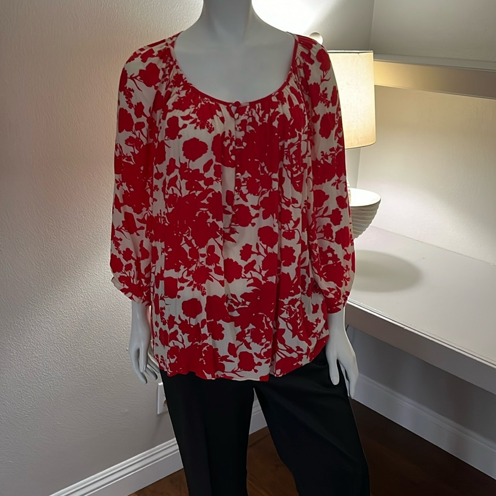 Kenar Women 1X 100% Rayon best fit XL. Bust 50” Length 27” sleeve 20”.
